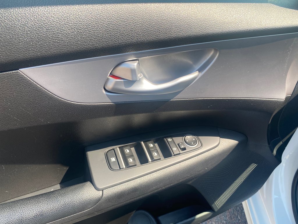 2023 Kia Forte LX | Cam | USB | HtdSeats | Warranty to 2028 in Amherst, Nova Scotia - 31 - w1024h768px