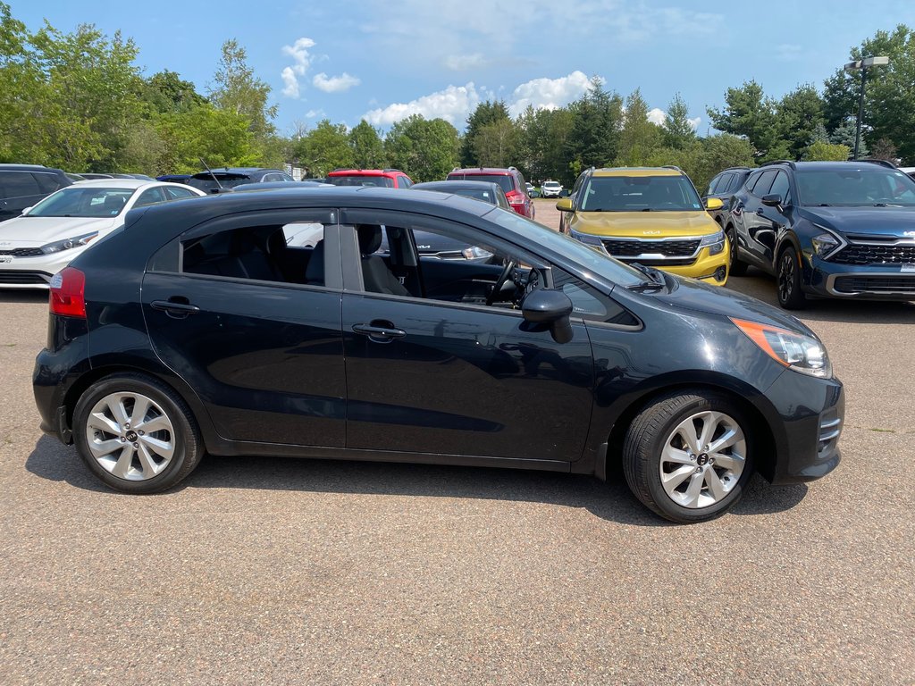 2017 Kia RIO EX | 6-Spd | SunRoof | Cam | USB | Bluetooth | XM in Amherst, Nova Scotia - 8 - w1024h768px