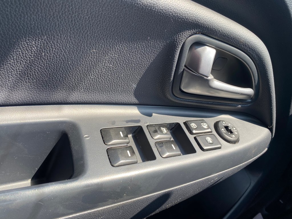 2017 Kia RIO EX | 6-Spd | SunRoof | Cam | USB | Bluetooth | XM in Amherst, Nova Scotia - 14 - w1024h768px