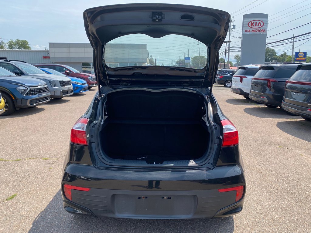 2017 Kia RIO EX | 6-Spd | SunRoof | Cam | USB | Bluetooth | XM in Amherst, Nova Scotia - 9 - w1024h768px