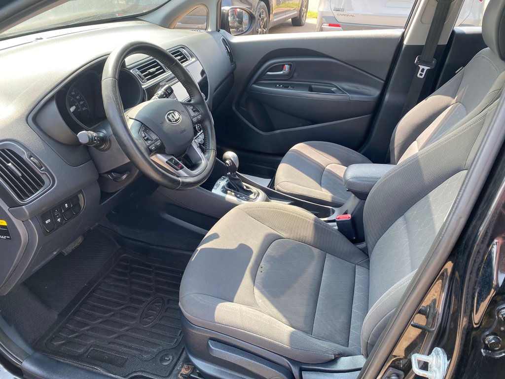 2017 Kia RIO EX | 6-Spd | SunRoof | Cam | USB | Bluetooth | XM in Amherst, Nova Scotia - 16 - w1024h768px