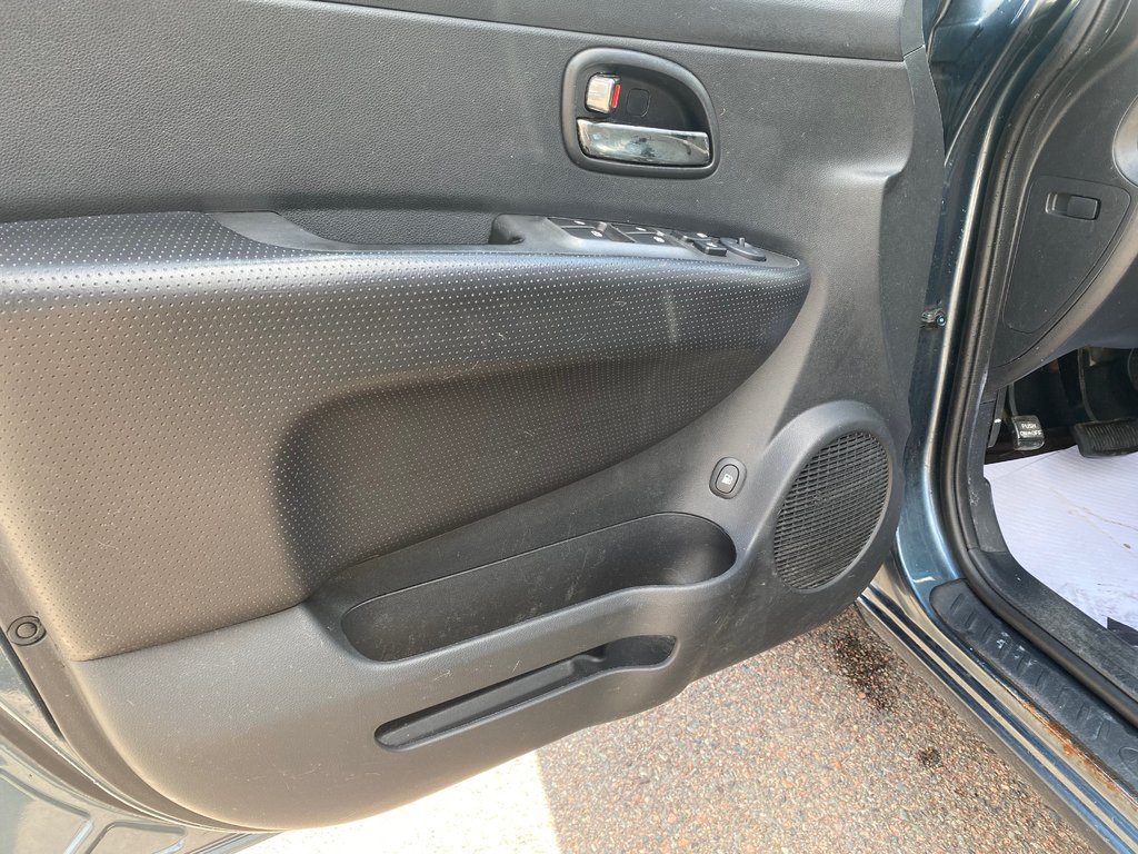 Kia Rondo EX | USB | HtdSeats | Bluetooth | Keyless | Cruise 2011 à Amherst, Nouvelle-Écosse - 85 - w1024h768px