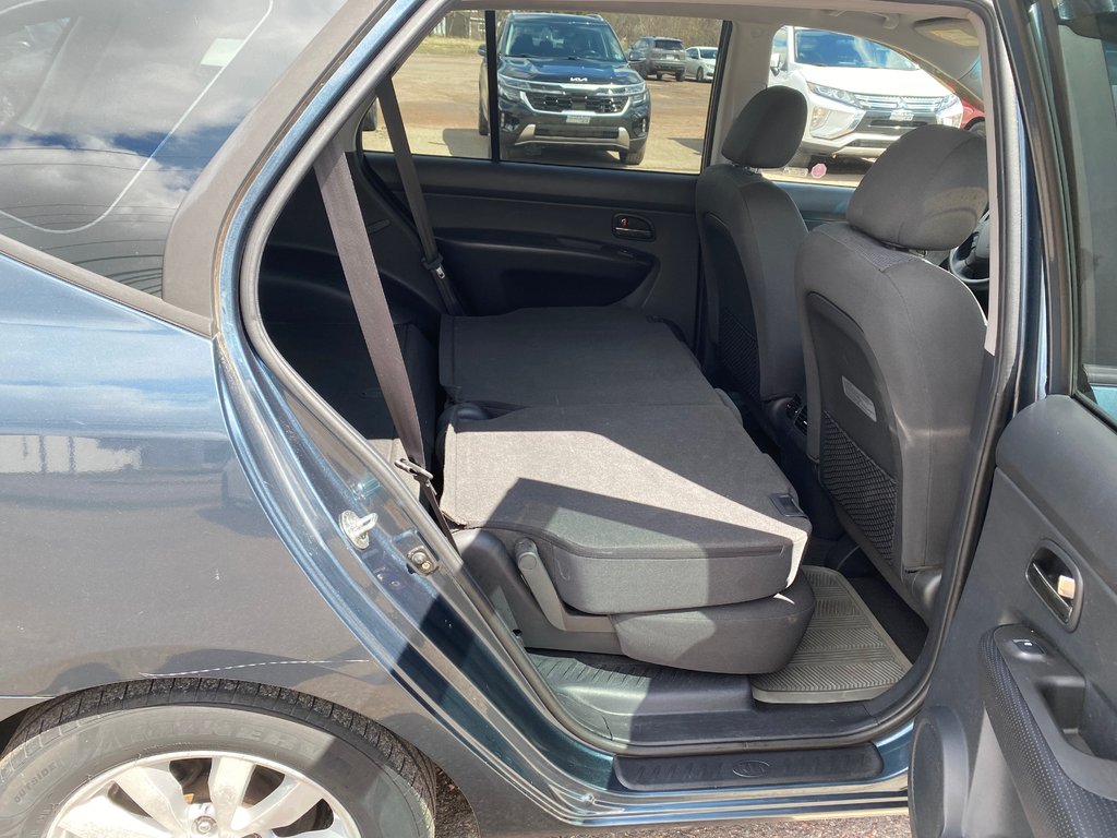Kia Rondo EX | USB | HtdSeats | Bluetooth | Keyless | Cruise 2011 à Amherst, Nouvelle-Écosse - 100 - w1024h768px