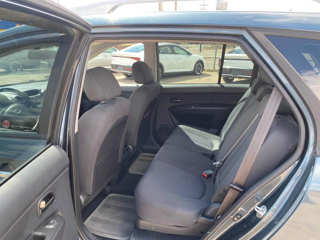 Kia Rondo EX | USB | HtdSeats | Bluetooth | Keyless | Cruise 2011 à Amherst, Nouvelle-Écosse - 87 - w1024h768px
