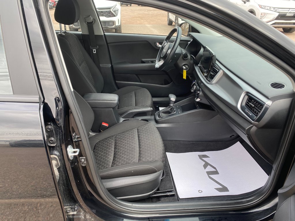 Kia Rondo EX | USB | HtdSeats | Bluetooth | Keyless | Cruise 2011 à Amherst, Nouvelle-Écosse - 12 - w1024h768px