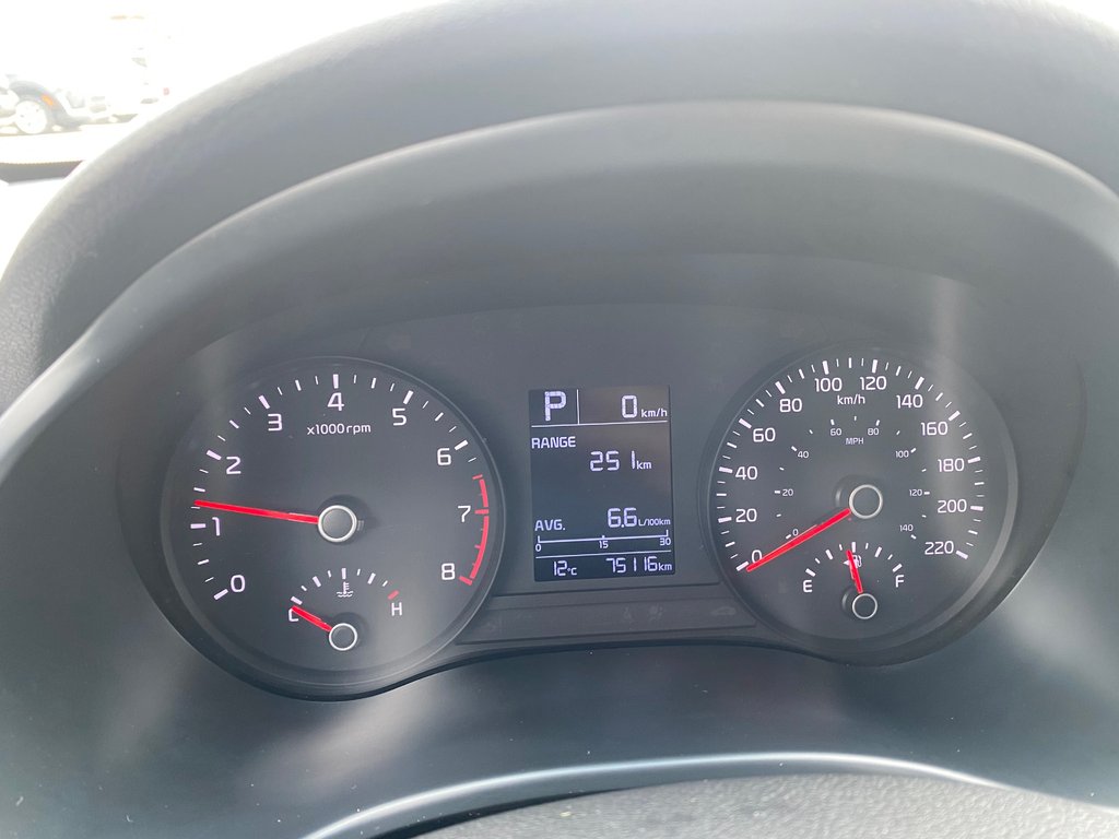 Kia Rondo EX | USB | HtdSeats | Bluetooth | Keyless | Cruise 2011 à Amherst, Nouvelle-Écosse - 41 - w1024h768px