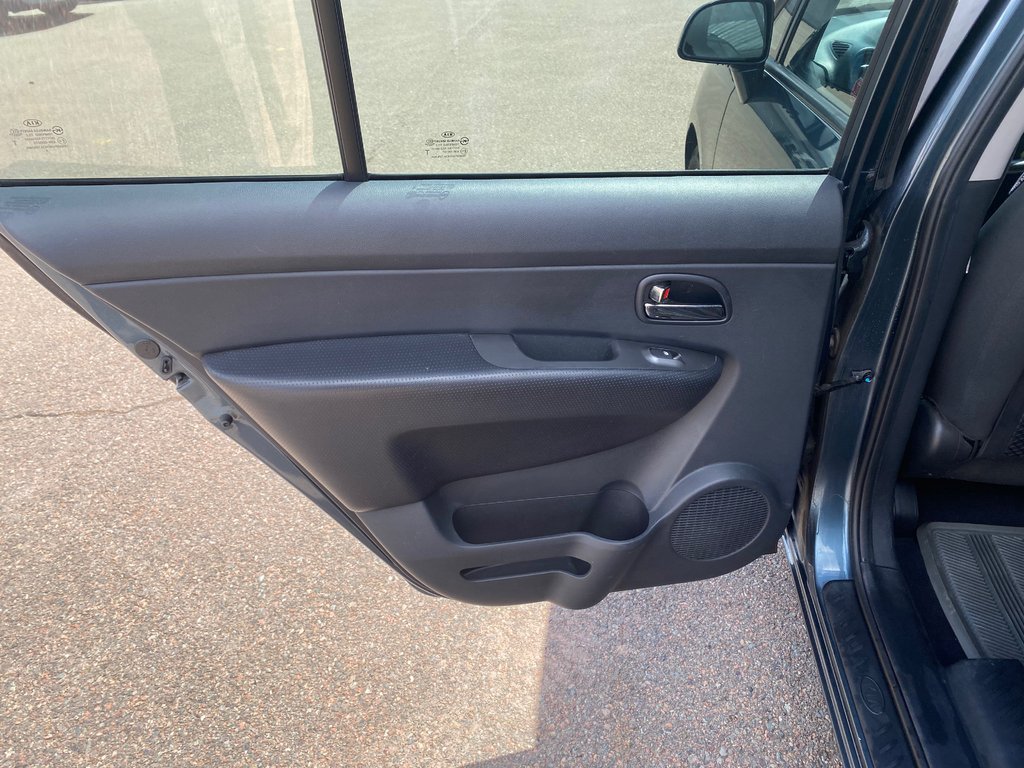 Kia Rondo EX | USB | HtdSeats | Bluetooth | Keyless | Cruise 2011 à Amherst, Nouvelle-Écosse - 88 - w1024h768px