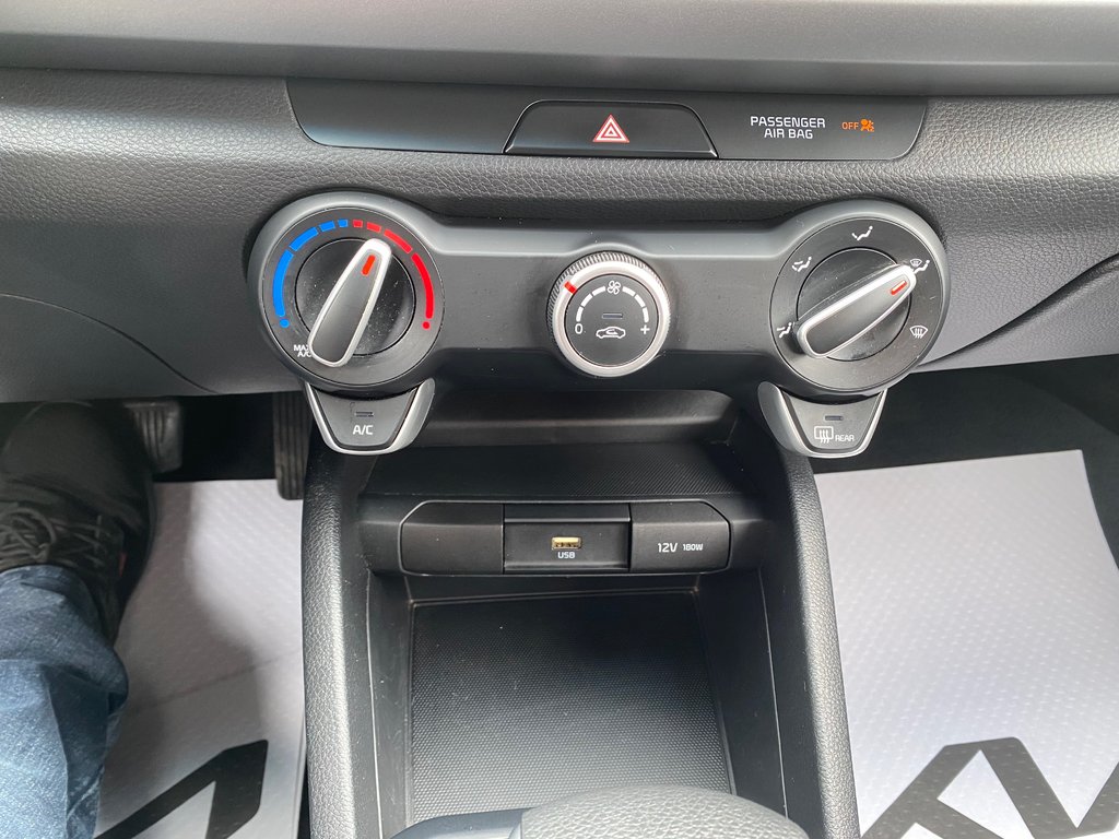 Kia Rondo EX | USB | HtdSeats | Bluetooth | Keyless | Cruise 2011 à Amherst, Nouvelle-Écosse - 32 - w1024h768px