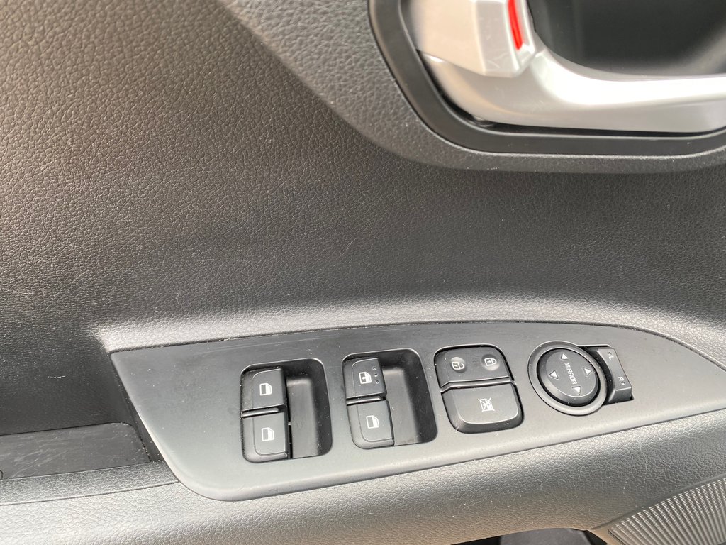 Kia Rondo EX | USB | HtdSeats | Bluetooth | Keyless | Cruise 2011 à Amherst, Nouvelle-Écosse - 39 - w1024h768px