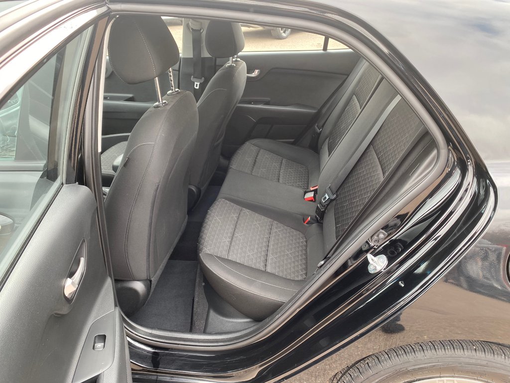 Kia Rondo EX | USB | HtdSeats | Bluetooth | Keyless | Cruise 2011 à Amherst, Nouvelle-Écosse - 23 - w1024h768px