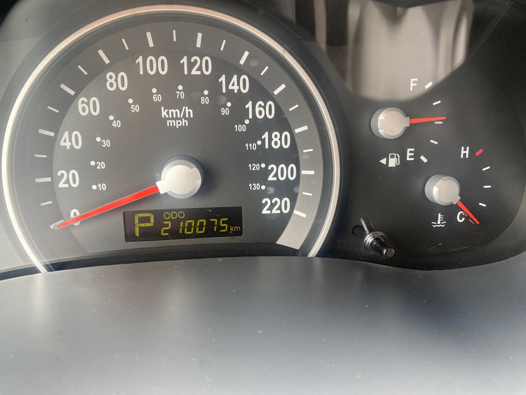 2012 Kia SEDONA LX | 7-Pass | USB | Bluetooth | Keyless | Cruise in Amherst, Nova Scotia - 12 - w1024h768px