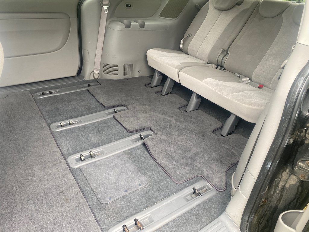2012 Kia SEDONA LX | 7-Pass | USB | Bluetooth | Keyless | Cruise in Amherst, Nova Scotia - 9 - w1024h768px