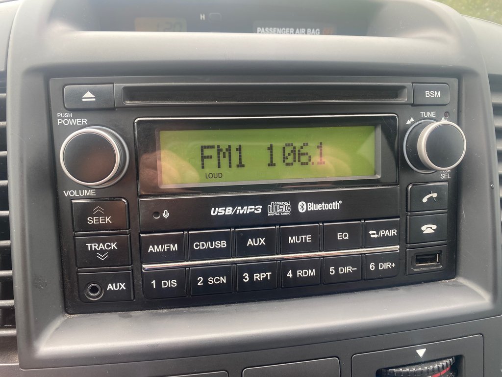 2012 Kia SEDONA LX | 7-Pass | USB | Bluetooth | Keyless | Cruise in Amherst, Nova Scotia - 14 - w1024h768px