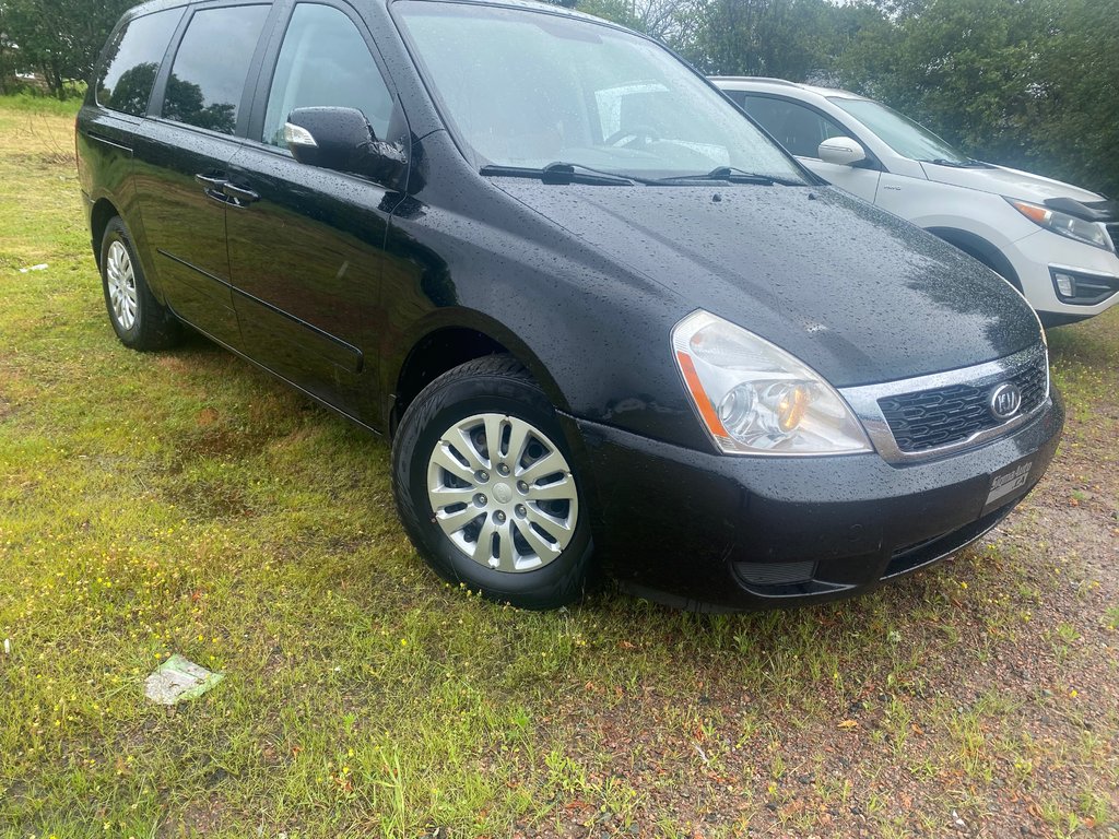 2012 Kia SEDONA LX | 7-Pass | USB | Bluetooth | Keyless | Cruise in Amherst, Nova Scotia - 1 - w1024h768px