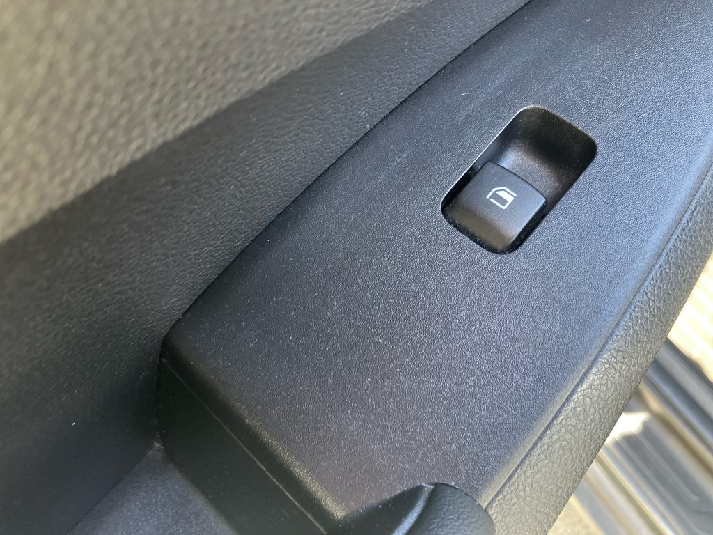 2023 Kia SELTOS EX | Leather | SunRoof | Cam | USB | Bluetooth in Amherst, Nova Scotia - 31 - w1024h768px