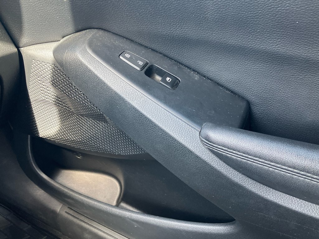 2023 Kia SELTOS EX | Leather | SunRoof | Cam | USB | Bluetooth in Amherst, Nova Scotia - 39 - w1024h768px