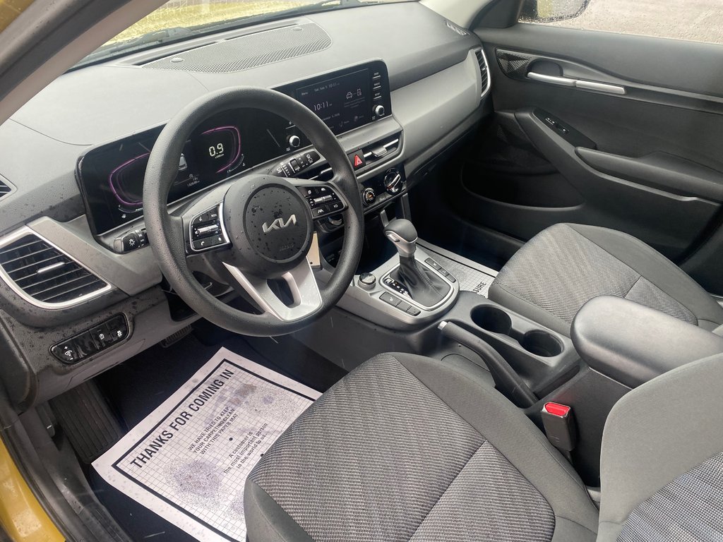 Kia SELTOS LX | Cam | USB | HtdSeats | Bluetooth | Keyless 2024 à Amherst, Nouvelle-Écosse - 27 - w1024h768px