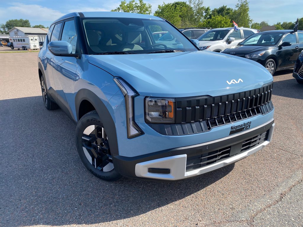 2027 Kia Seltos LX in Amherst, Nova Scotia - 2 - w1024h768px