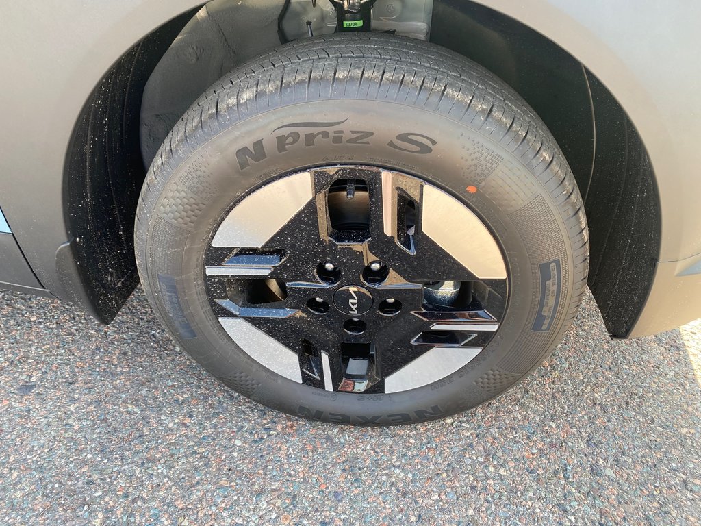 2027 Kia Seltos LX in Amherst, Nova Scotia - 22 - w1024h768px