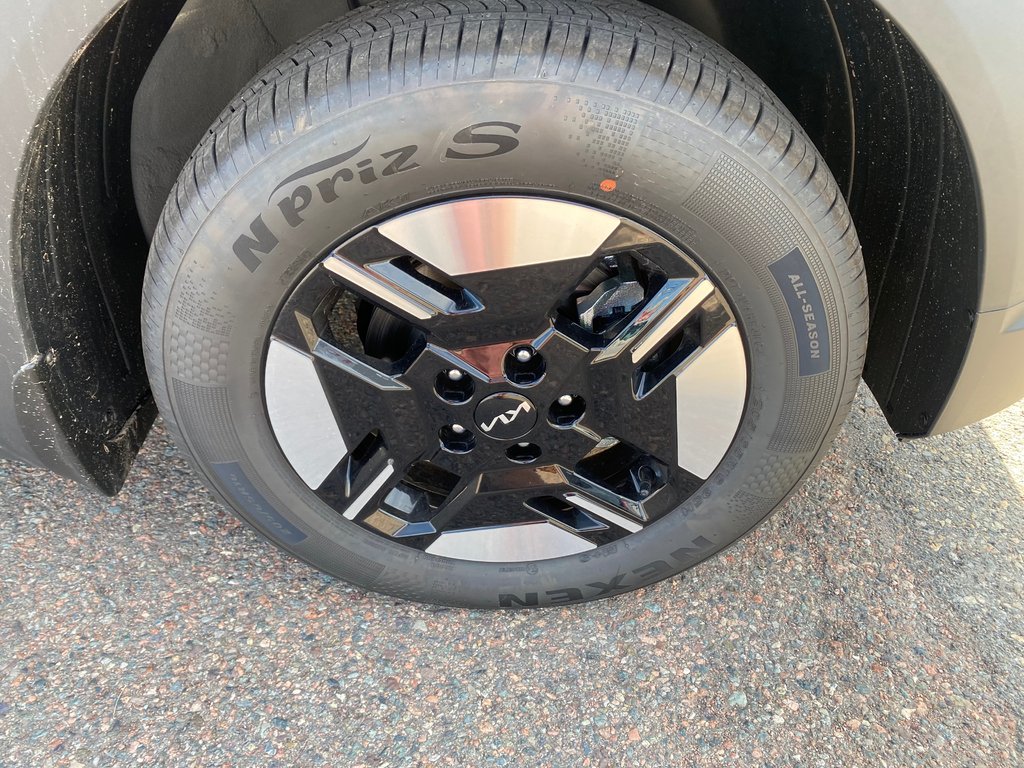 2027 Kia Seltos LX in Amherst, Nova Scotia - 19 - w1024h768px