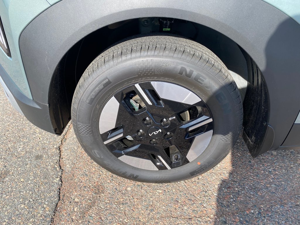 2027 Kia Seltos LX in Amherst, Nova Scotia - 16 - w1024h768px