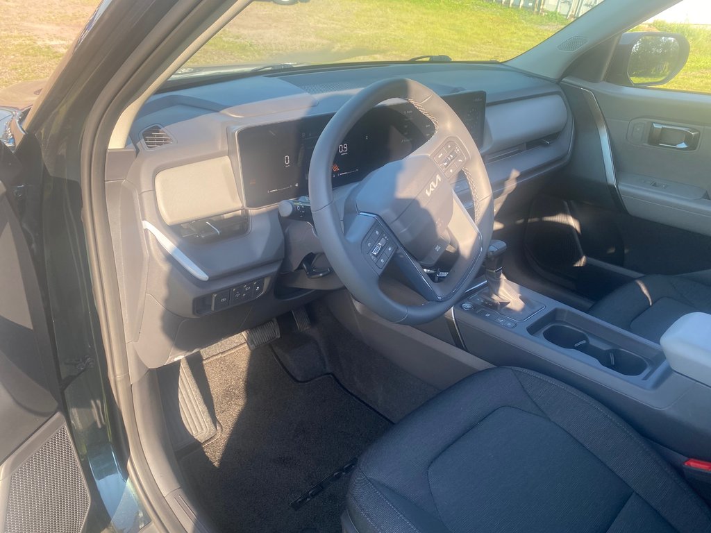 2027 Kia Seltos LX in Amherst, Nova Scotia - 16 - w1024h768px