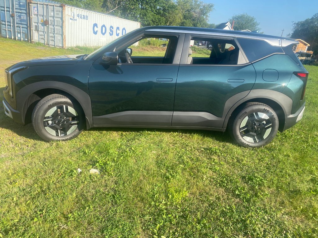 2027 Kia Seltos LX in Amherst, Nova Scotia - 4 - w1024h768px