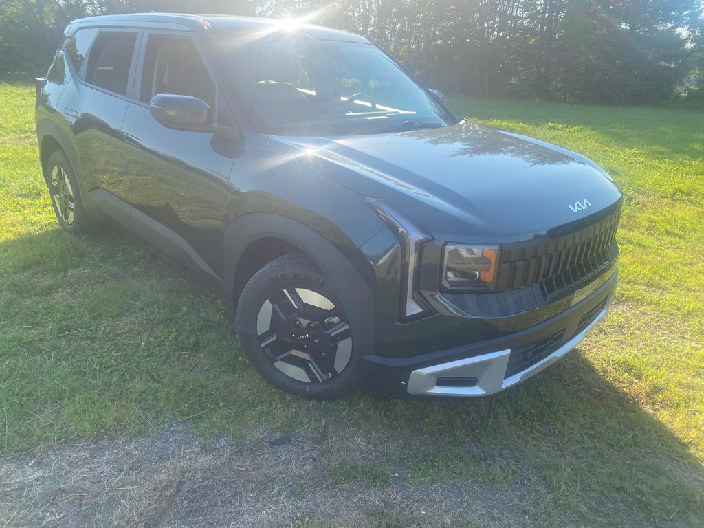 2027 Kia Seltos LX in Amherst, Nova Scotia - 1 - w1024h768px