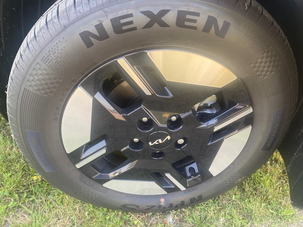2027 Kia Seltos LX in Amherst, Nova Scotia - 10 - w1024h768px