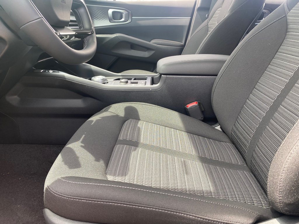 2026 Kia Sorento Hybrid LX | HEV | Cam | USB | HtdSeats | Warranty to 2034 in Amherst, Nova Scotia - 20 - w1024h768px