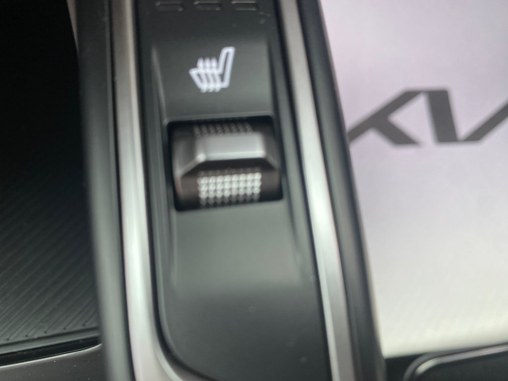 2026 Kia Sorento Hybrid LX | HEV | Cam | USB | HtdSeats | Warranty to 2034 in Amherst, Nova Scotia - 42 - w1024h768px