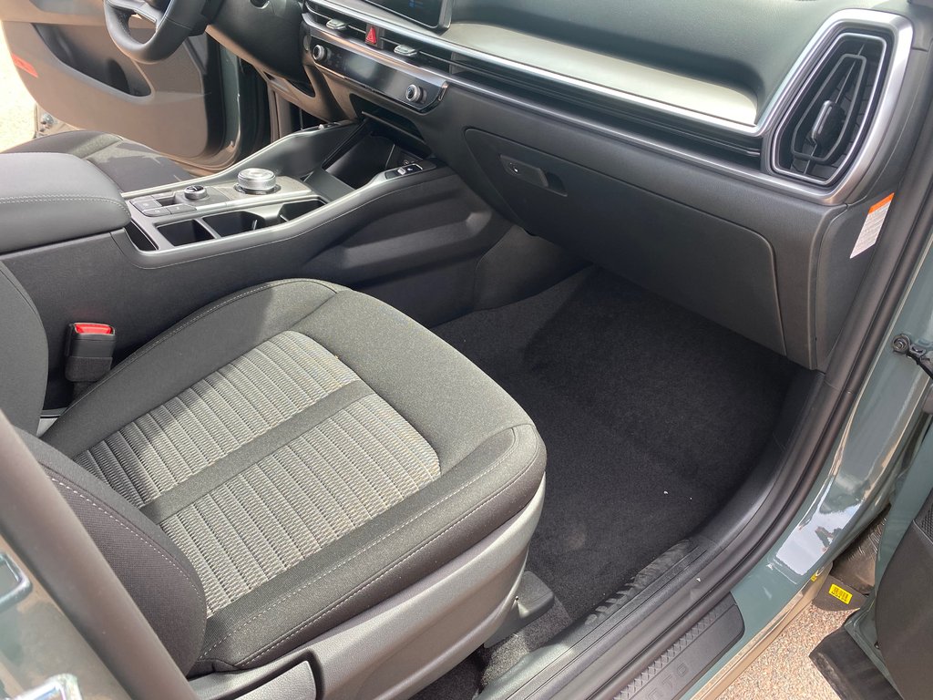 2026 Kia Sorento Hybrid LX | HEV | Cam | USB | HtdSeats | Warranty to 2034 in Amherst, Nova Scotia - 33 - w1024h768px