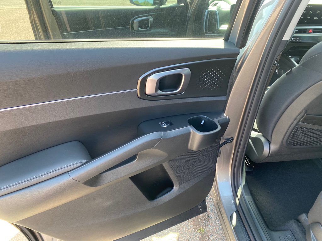 2026 Kia Sorento Hybrid LX | HEV | Cam | USB | HtdSeats | Warranty to 2034 in Amherst, Nova Scotia - 48 - w1024h768px