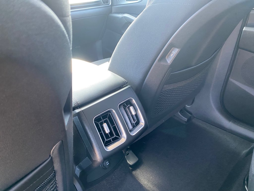 2026 Kia Sorento Hybrid LX | HEV | Cam | USB | HtdSeats | Warranty to 2034 in Amherst, Nova Scotia - 50 - w1024h768px