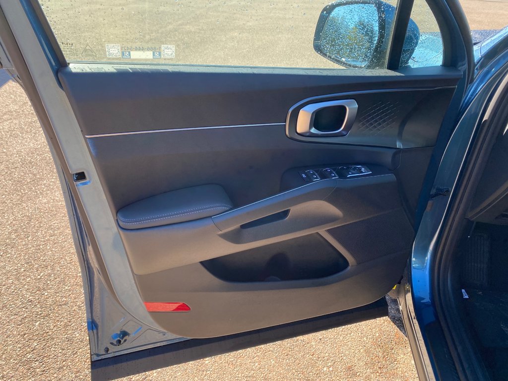 2027 Kia Sorento Hybrid LX | HEV | Cam | USB | HtdSeats | Warranty to 2034 in Amherst, Nova Scotia - 17 - w1024h768px