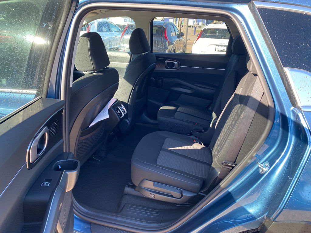 2027 Kia Sorento Hybrid LX | HEV | Cam | USB | HtdSeats | Warranty to 2034 in Amherst, Nova Scotia - 35 - w1024h768px