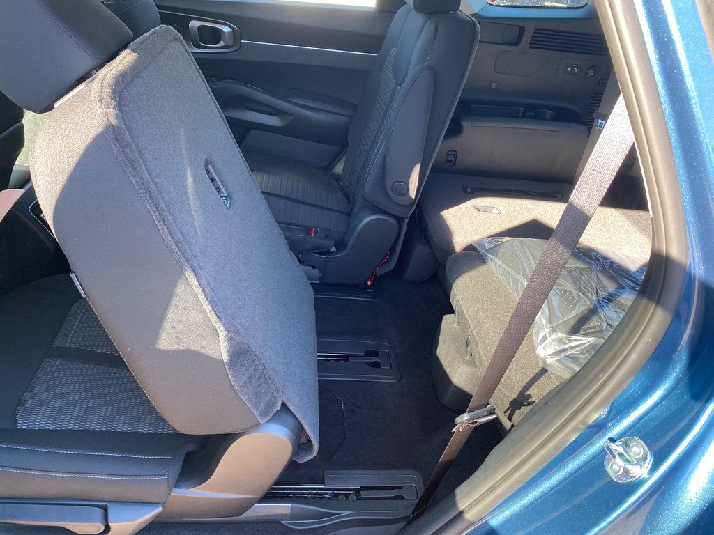 2027 Kia Sorento Hybrid LX | HEV | Cam | USB | HtdSeats | Warranty to 2034 in Amherst, Nova Scotia - 42 - w1024h768px