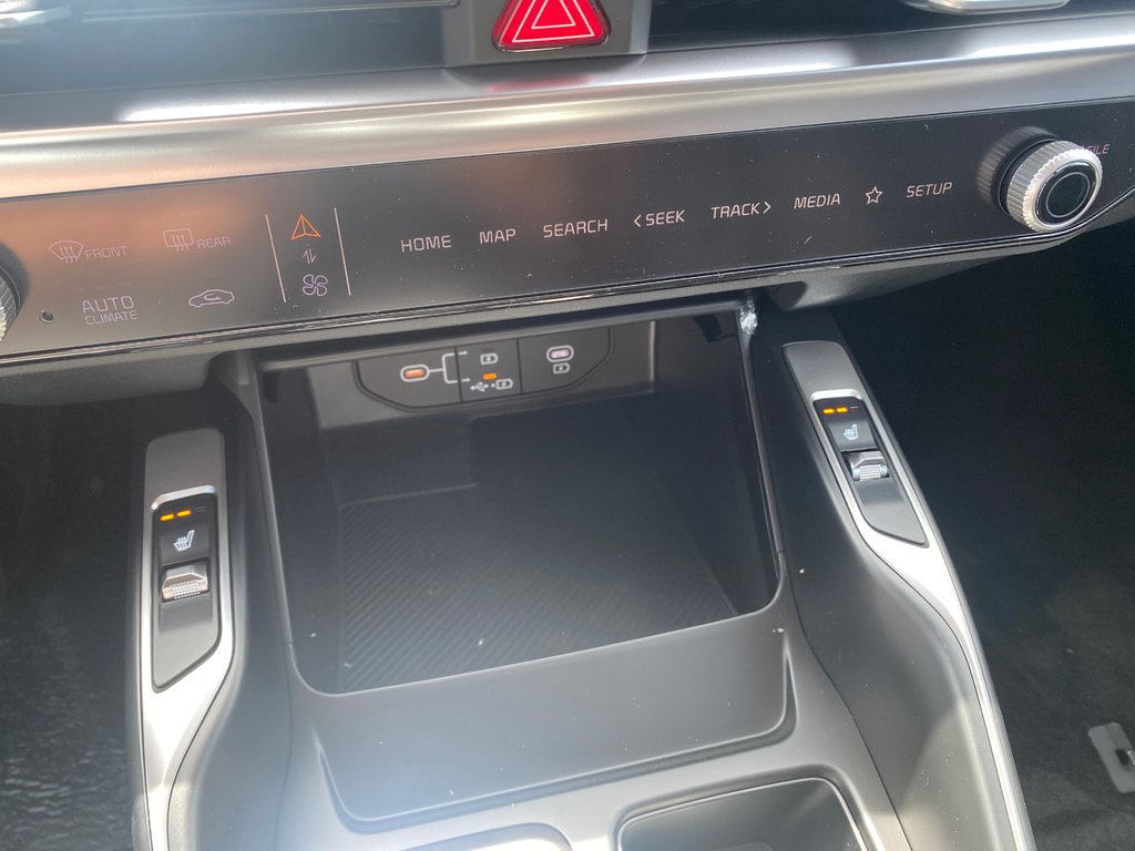 2026 Kia Sorento Plug-In Hybrid LX | PHEV | Cam | USB | HtdSeat | Warranty to 2034 in Amherst, Nova Scotia - 47 - w1024h768px