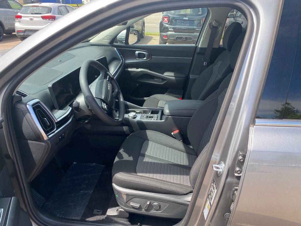 2026 Kia Sorento Plug-In Hybrid LX | PHEV | Cam | USB | HtdSeat | Warranty to 2034 in Amherst, Nova Scotia - 33 - w1024h768px