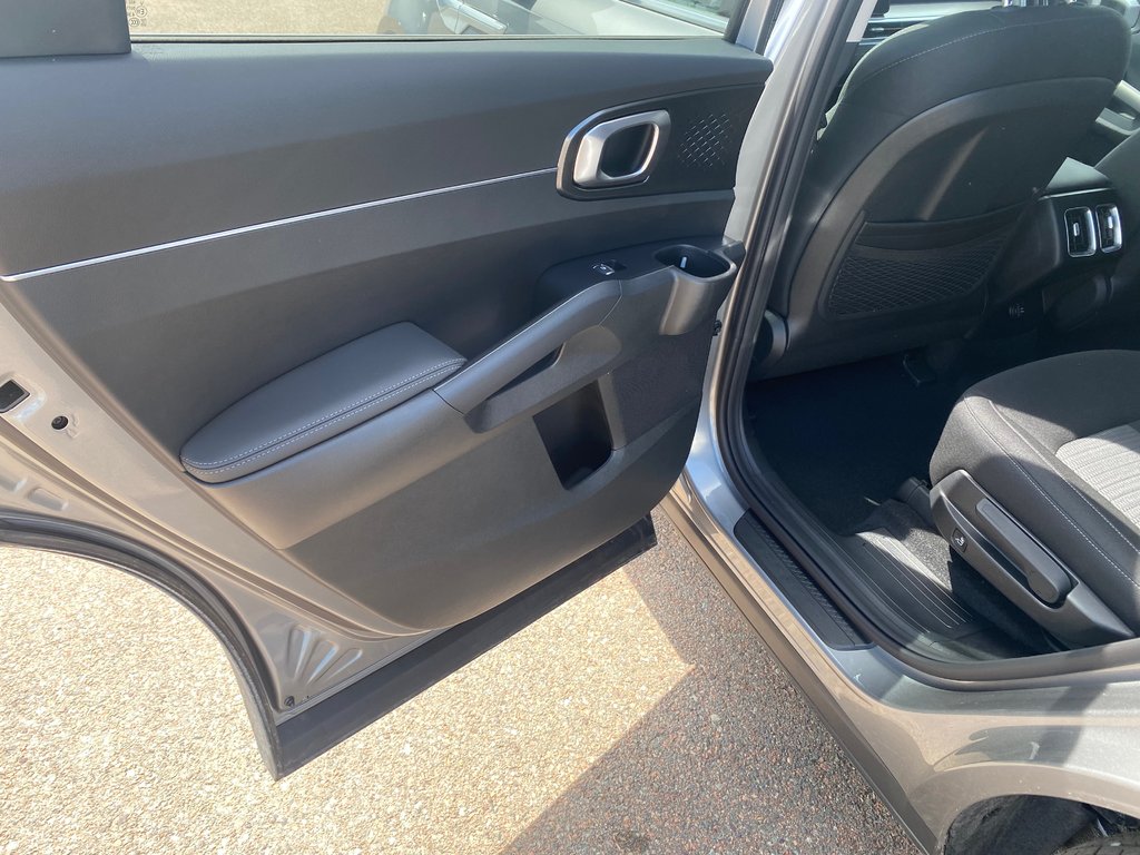 2026 Kia Sorento Plug-In Hybrid LX | PHEV | Cam | USB | HtdSeat | Warranty to 2034 in Amherst, Nova Scotia - 51 - w1024h768px