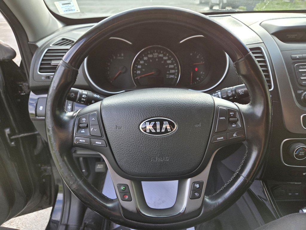 2015 Kia Sorento EX | Leather | Cam | USB | HtdWheel | Bluetooth in Amherst, Nova Scotia - 12 - w1024h768px