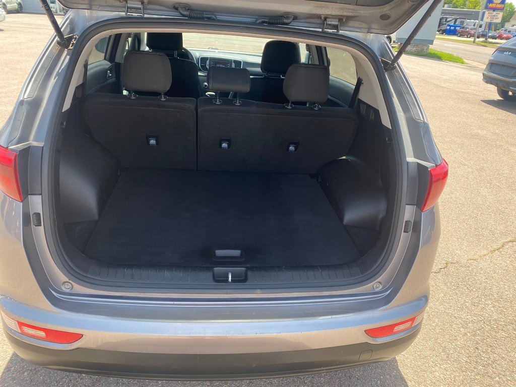 Kia Sportage LX | Cam | USB | HtdSeats | Bluetooth | Keyless 2017 à Amherst, Nouvelle-Écosse - 40 - w1024h768px