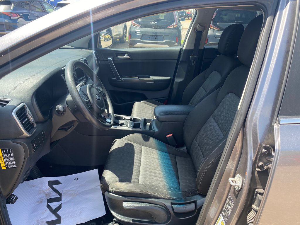 Kia Sportage LX | Cam | USB | HtdSeats | Bluetooth | Keyless 2017 à Amherst, Nouvelle-Écosse - 25 - w1024h768px