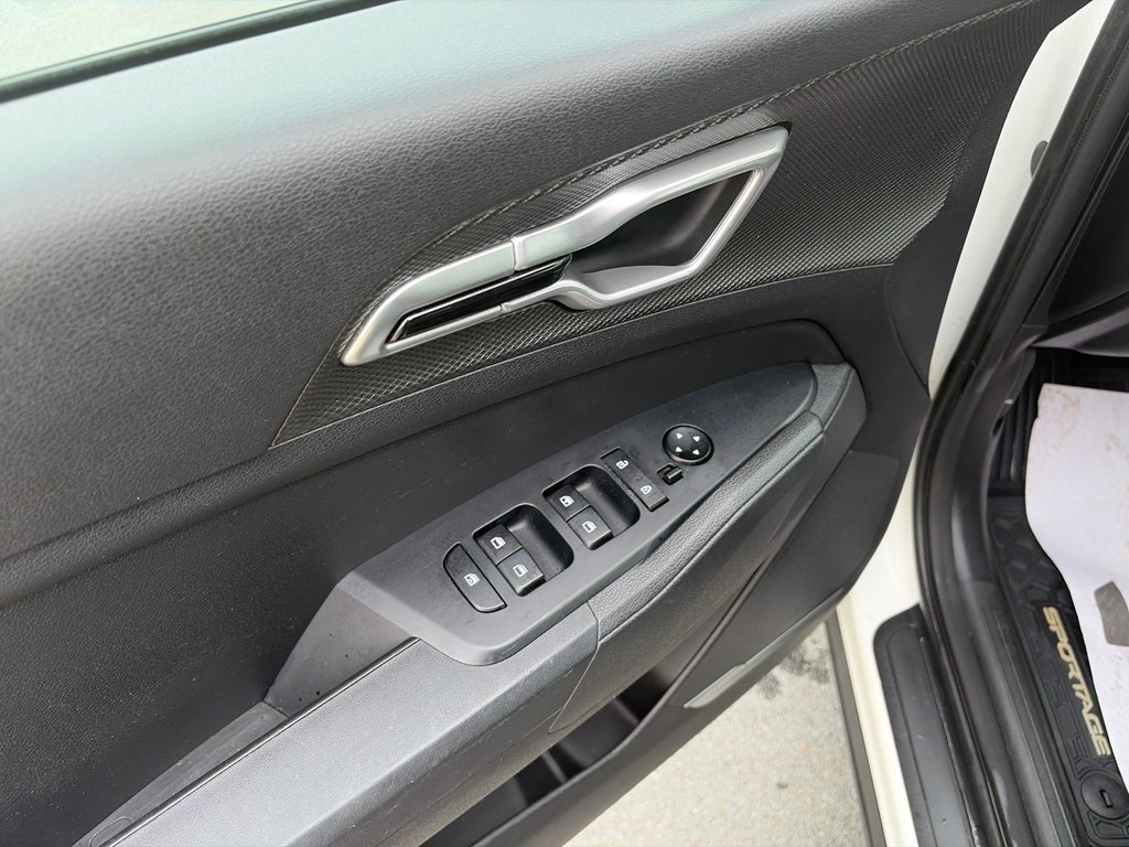 Kia SPORTAGE LX | Cam | USB | HtdSeats | Bluetooth | Keyless 2023 à Amherst, Nouvelle-Écosse - 35 - w1024h768px