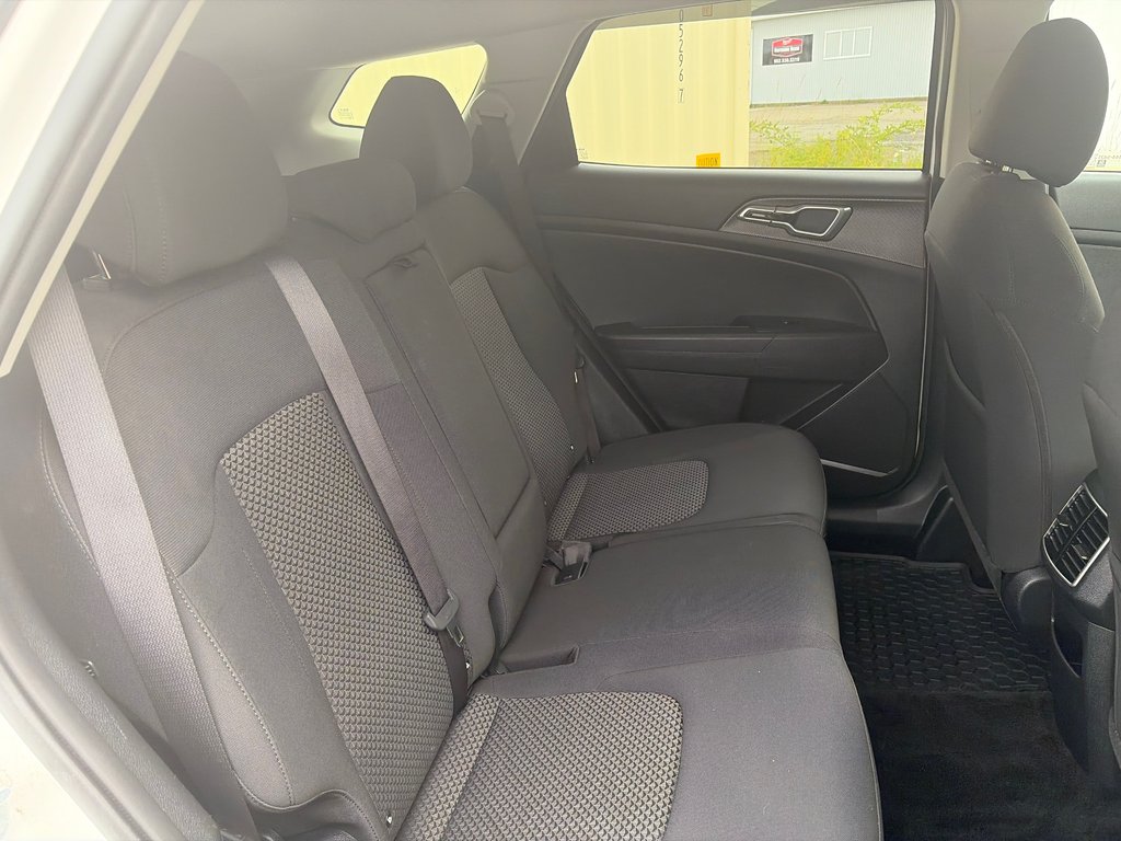 Kia SPORTAGE LX | Cam | USB | HtdSeats | Bluetooth | Keyless 2023 à Amherst, Nouvelle-Écosse - 31 - w1024h768px