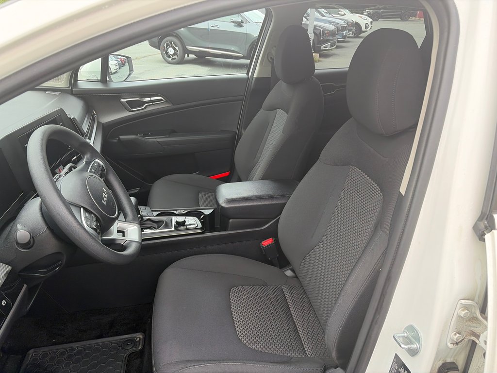 Kia SPORTAGE LX | Cam | USB | HtdSeats | Bluetooth | Keyless 2023 à Amherst, Nouvelle-Écosse - 25 - w1024h768px