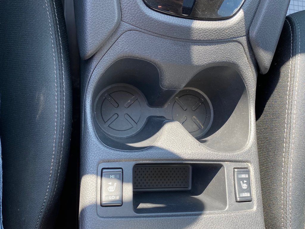 2017 Nissan ROGUE SV | SunRoof | Cam | USB | Bluetooth | Keyless in Amherst, Nova Scotia - 31 - w1024h768px