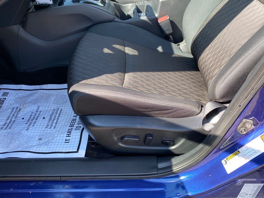 2017 Nissan ROGUE SV | SunRoof | Cam | USB | Bluetooth | Keyless in Amherst, Nova Scotia - 20 - w1024h768px