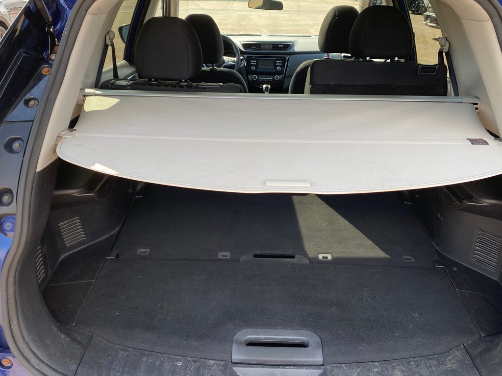 2017 Nissan ROGUE SV | SunRoof | Cam | USB | Bluetooth | Keyless in Amherst, Nova Scotia - 42 - w1024h768px