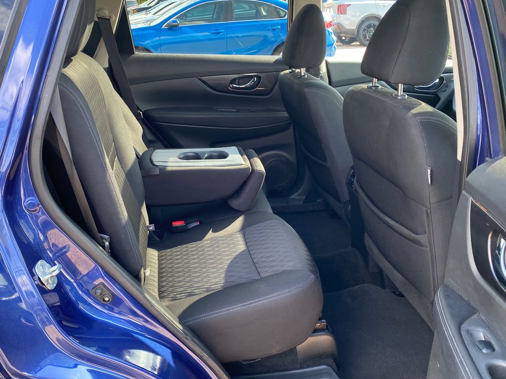2017 Nissan ROGUE SV | SunRoof | Cam | USB | Bluetooth | Keyless in Amherst, Nova Scotia - 47 - w1024h768px